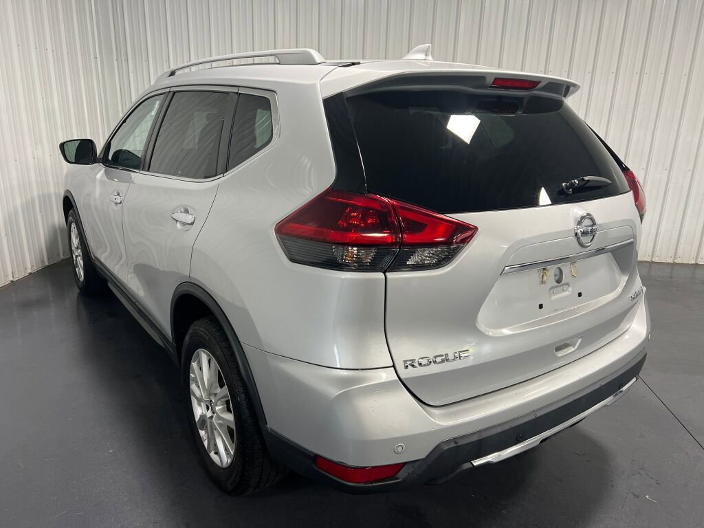 Used 2019 Nissan Rogue SV image 19