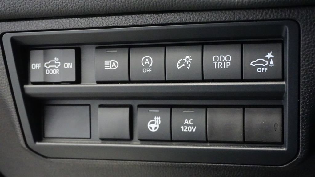 Used 2025 Toyota Tundra Limited image 26