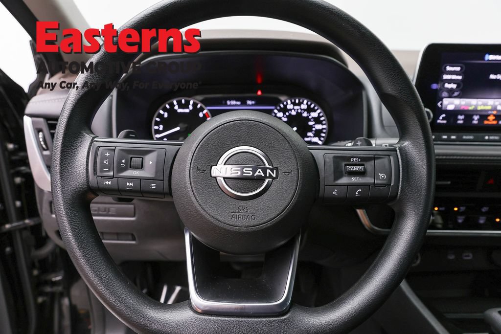 Used 2023 Nissan Rogue S AWD/4WD image 10