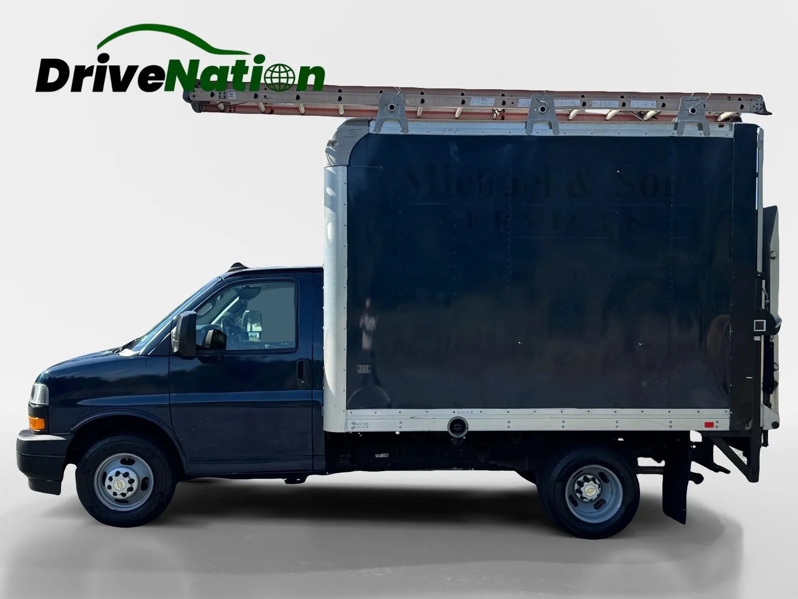 Used 2018 Chevrolet Express 3500 w/ Power Convenience Package RWD image 7