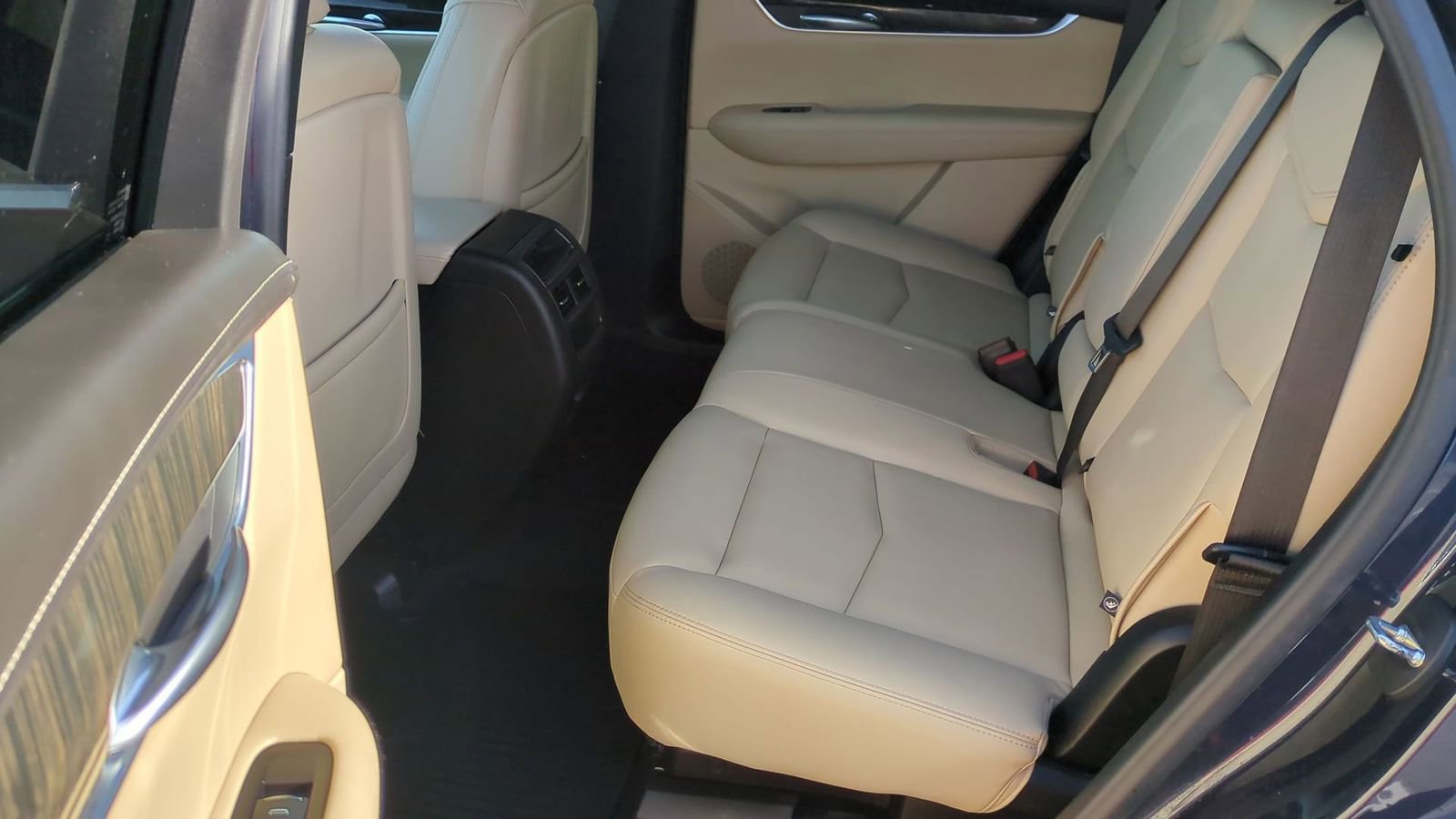 Used 2019 Cadillac XT5 FWD image 18