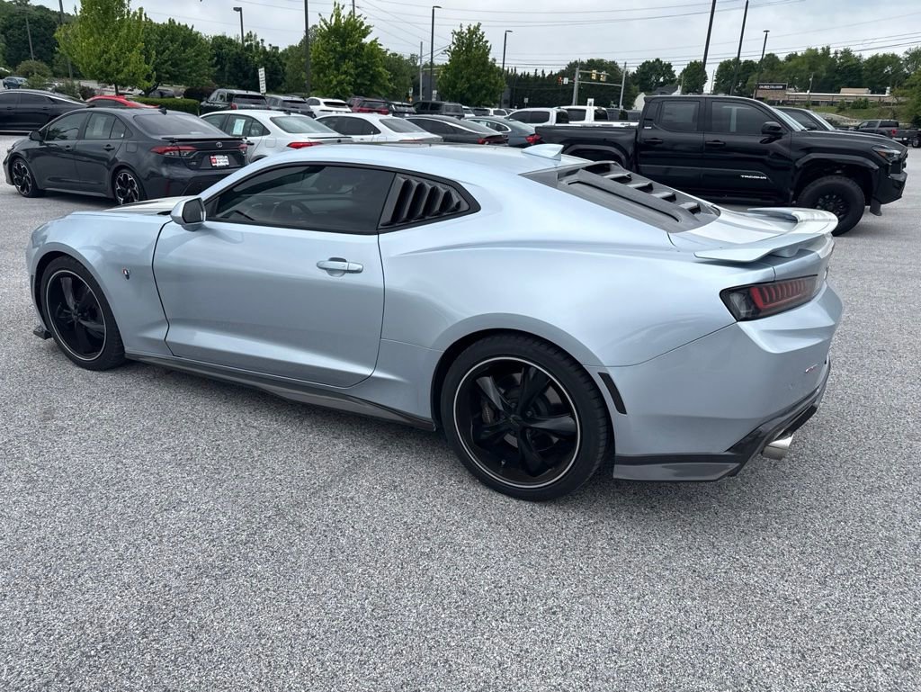 Used 2018 Chevrolet Camaro SS RWD image 2