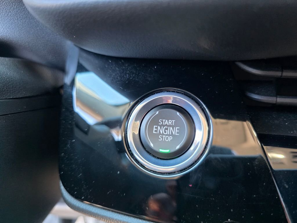 Used 2024 Buick Envision Avenir image 21