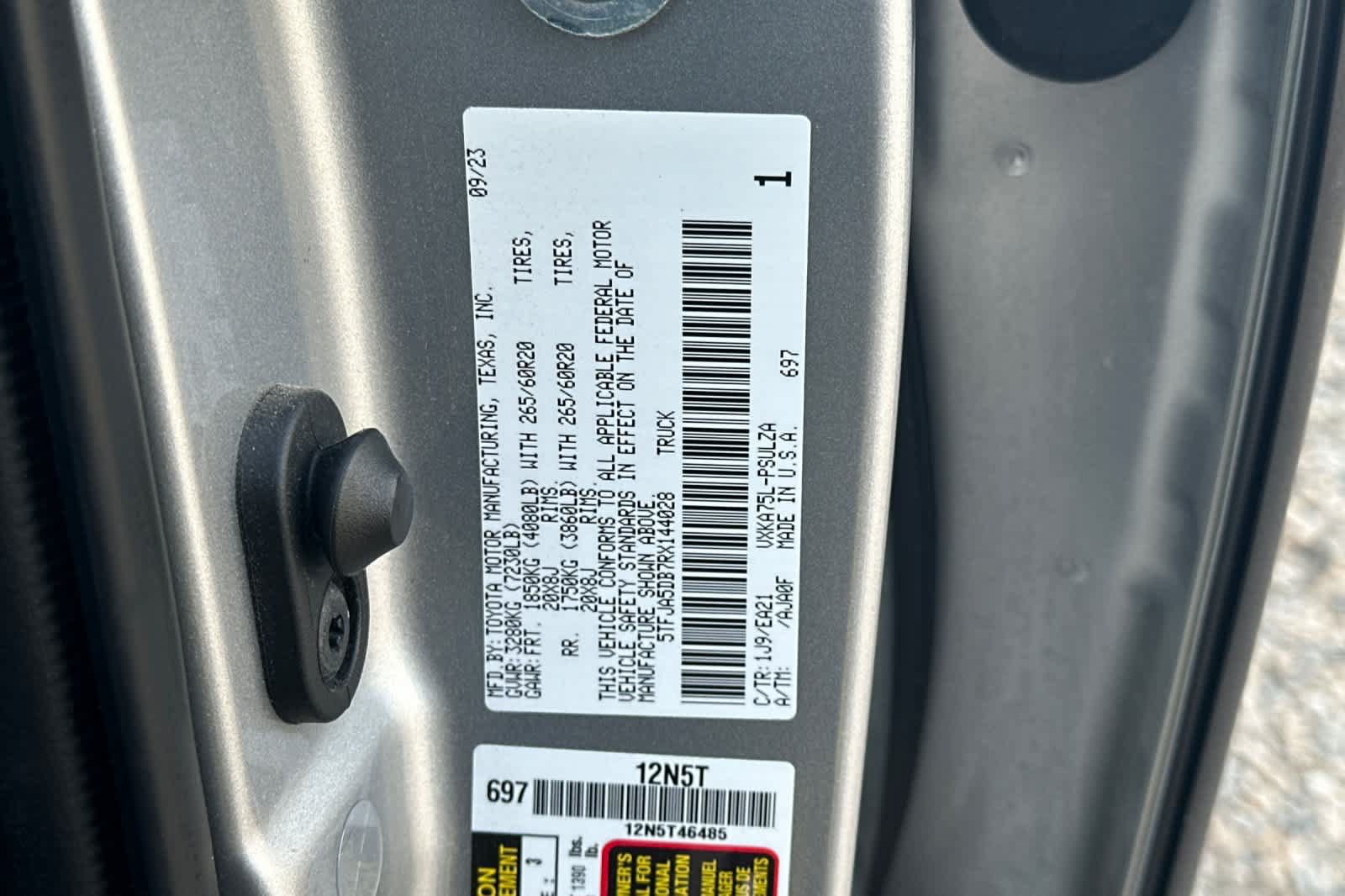 Used 2024 Toyota Tundra Limited AWD/4WD image 27