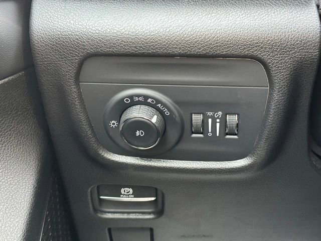 Used 2024 Jeep Grand Cherokee Limited image 18