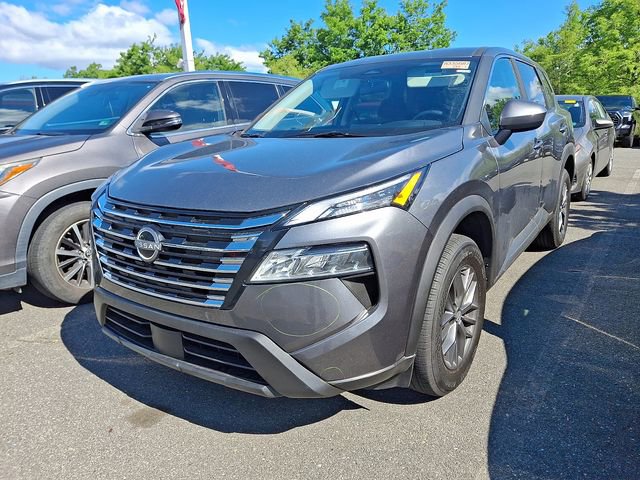 Used 2026 Nissan Rogue SV FWD image 2
