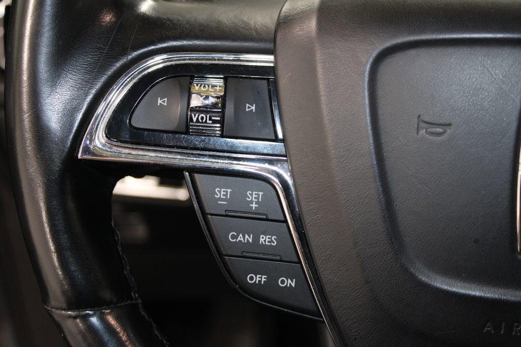 Used 2022 Lincoln Nautilus Reserve image 38