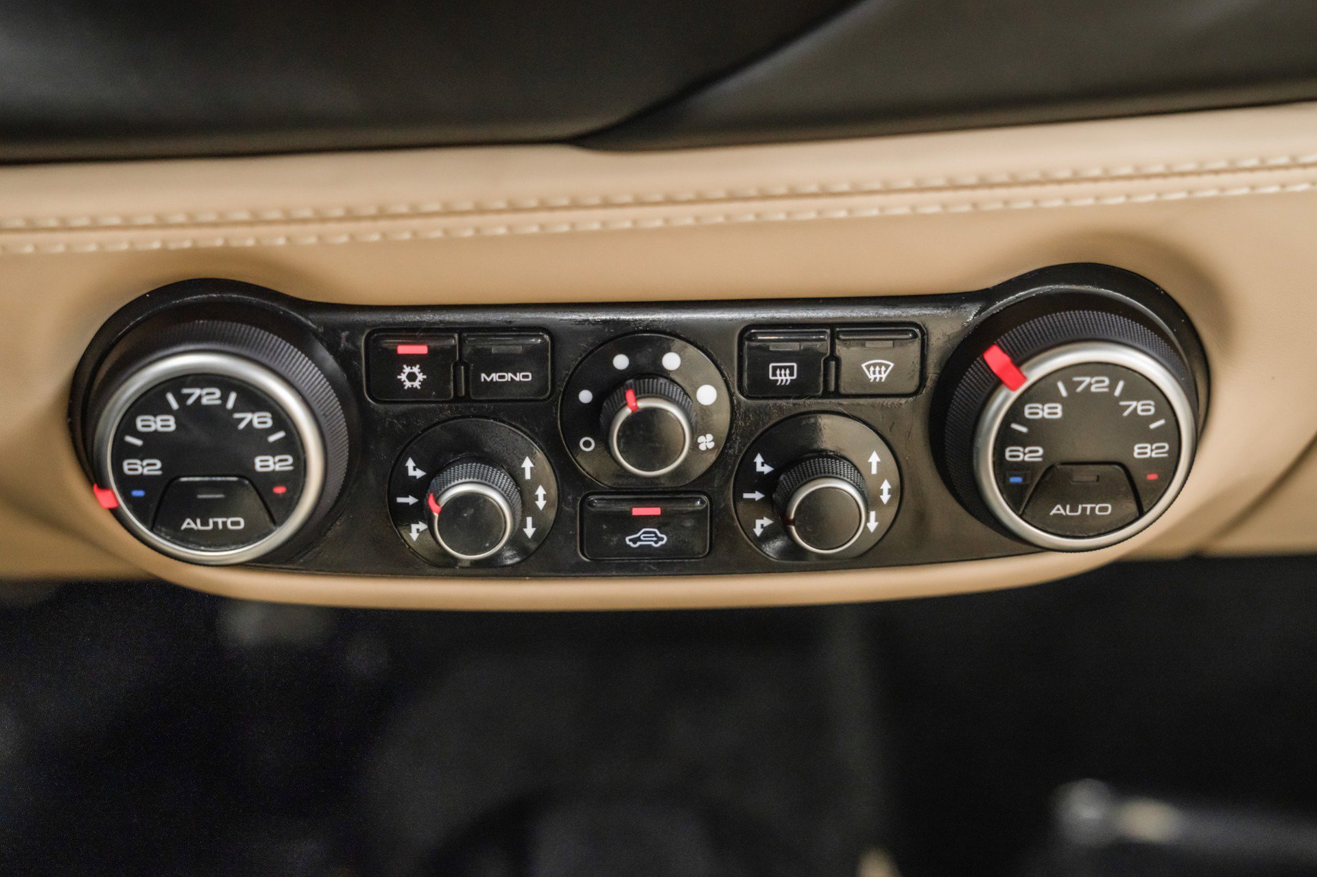 Used 2018 Ferrari 488 Spider image 28