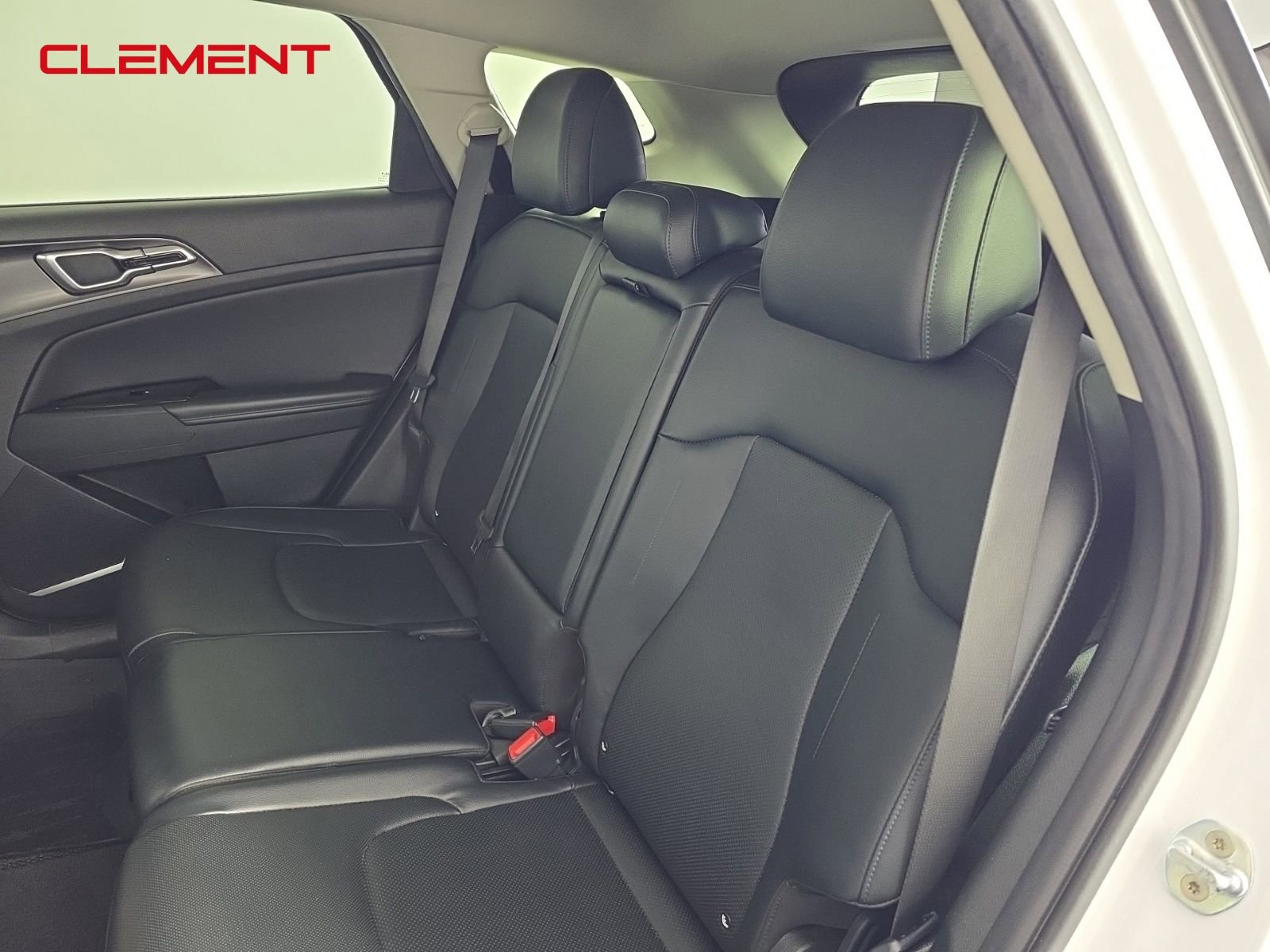 Used 2023 Kia Sportage EX image 28