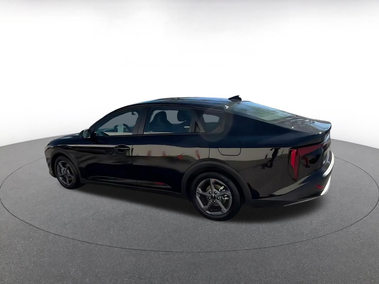Used 2026 Kia K4 FWD image 8