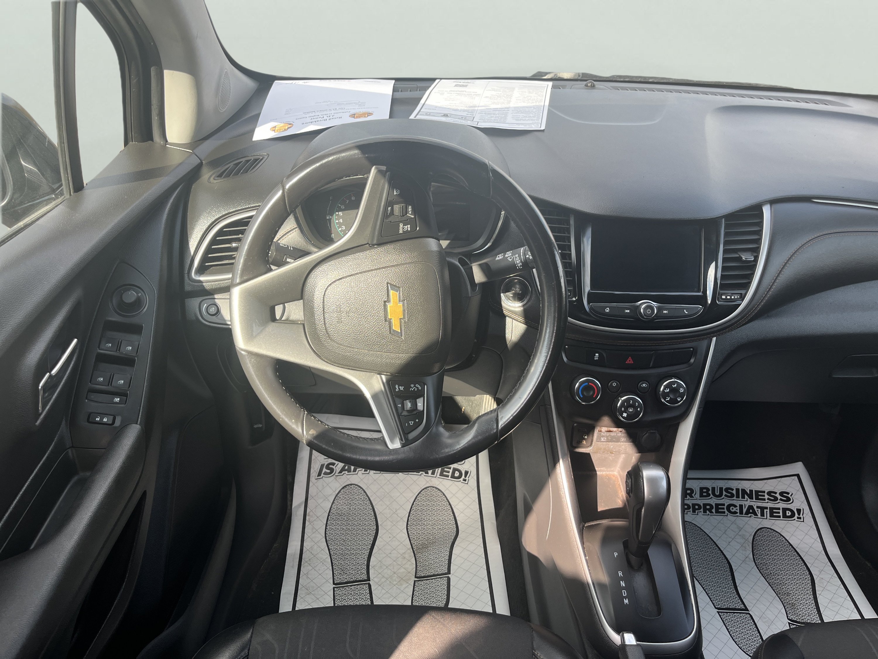 Used 2020 Chevrolet Trax LT w/ LT Convenience Package AWD/4WD image 15