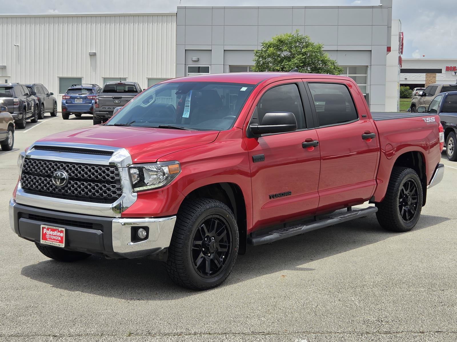 Used 2021 Toyota Tundra SR5 w/ SR5 Leather Package AWD/4WD image 3