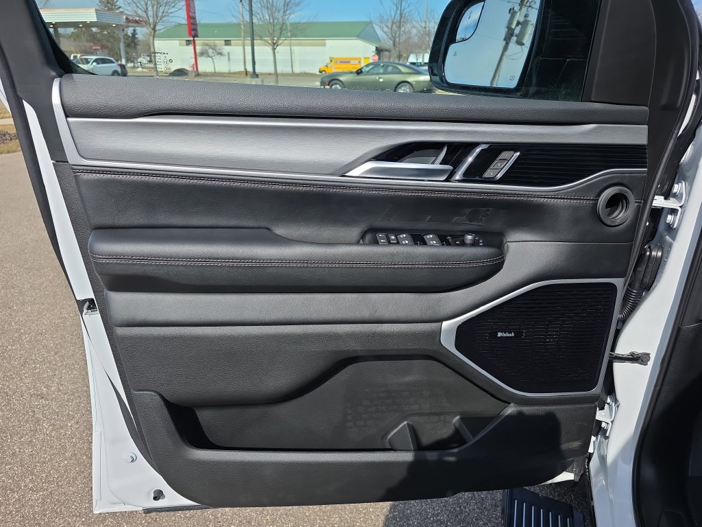 New 2026 Jeep Grand Wagoneer Limited AWD/4WD image 31