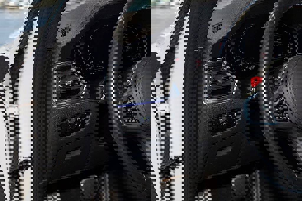 Used 2023 BMW M4 xDrive Competition w/ Executive Package image 14