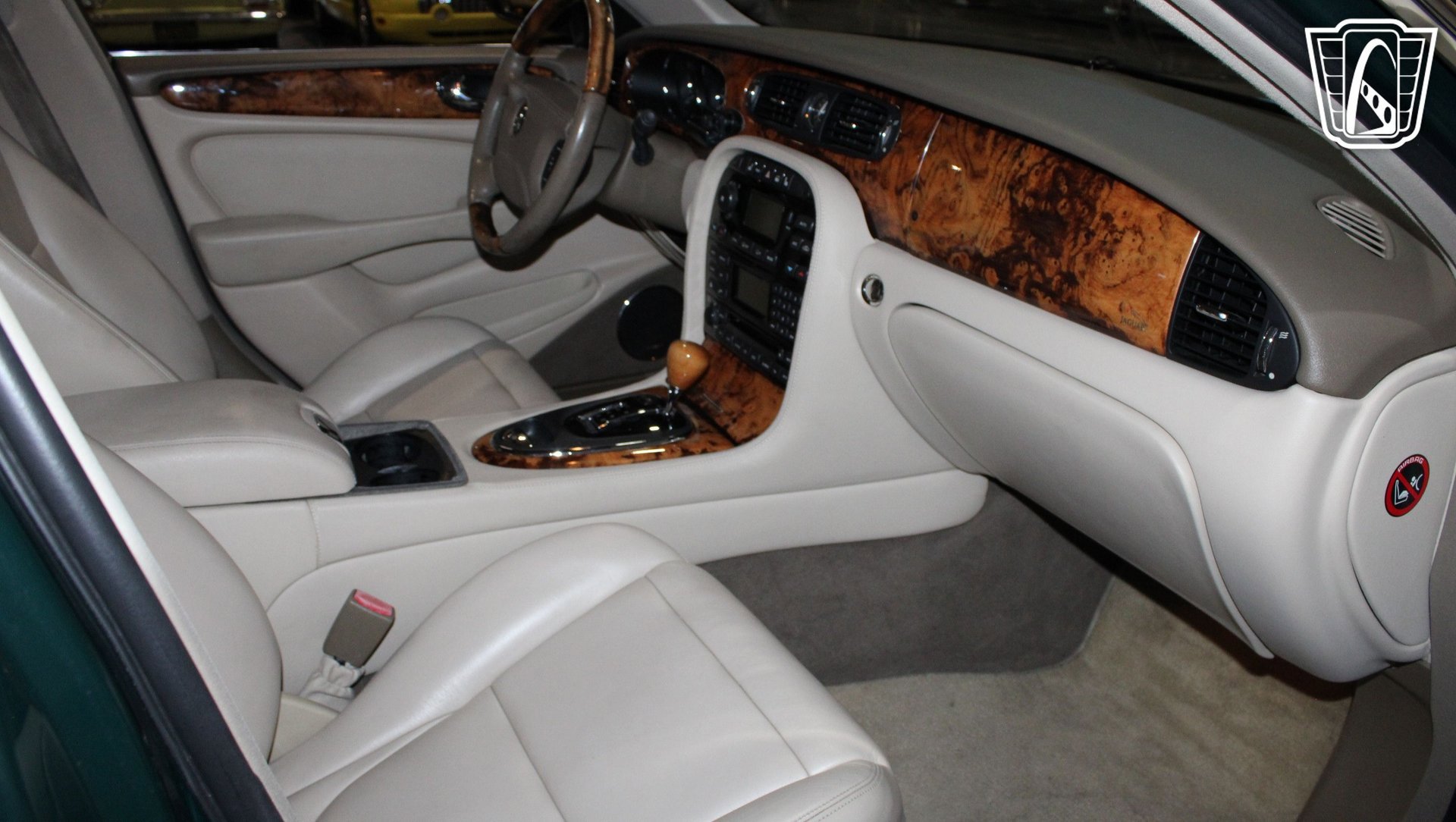 Used 2004 Jaguar XJ8 RWD image 16