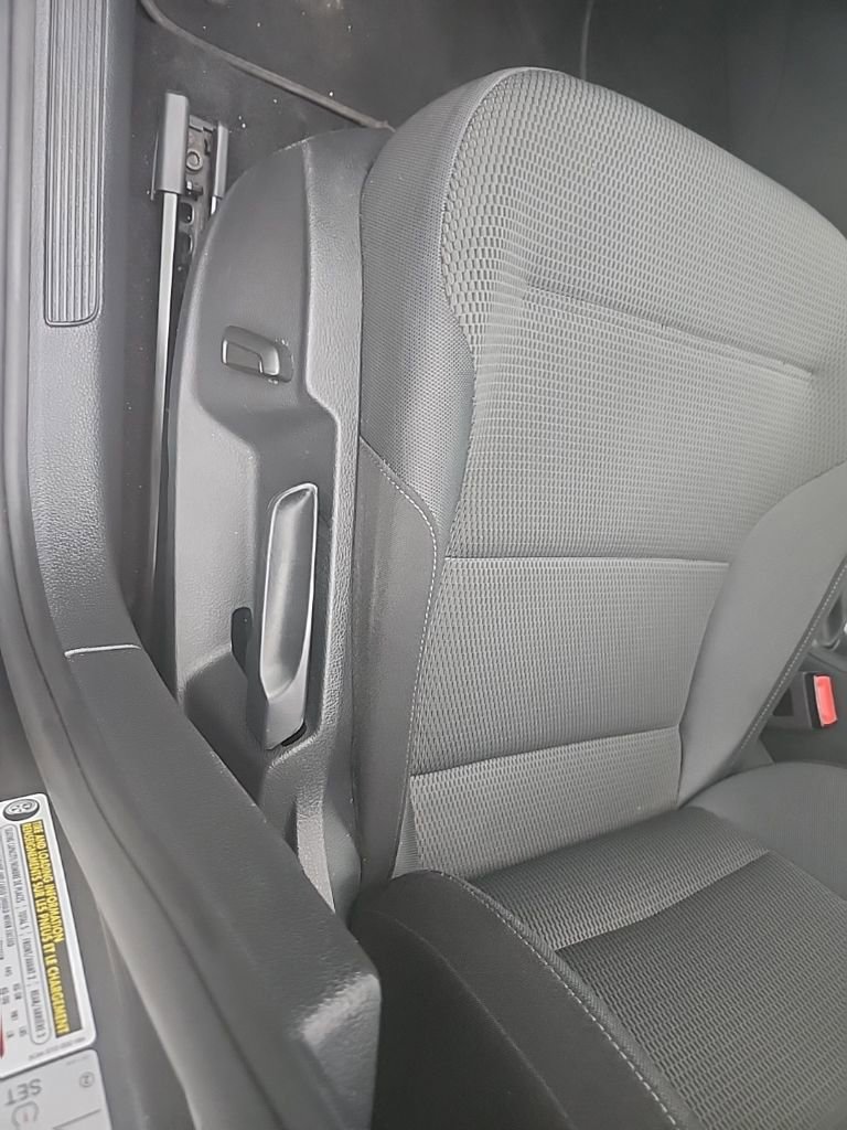 Used 2018 Volkswagen Golf SE image 14