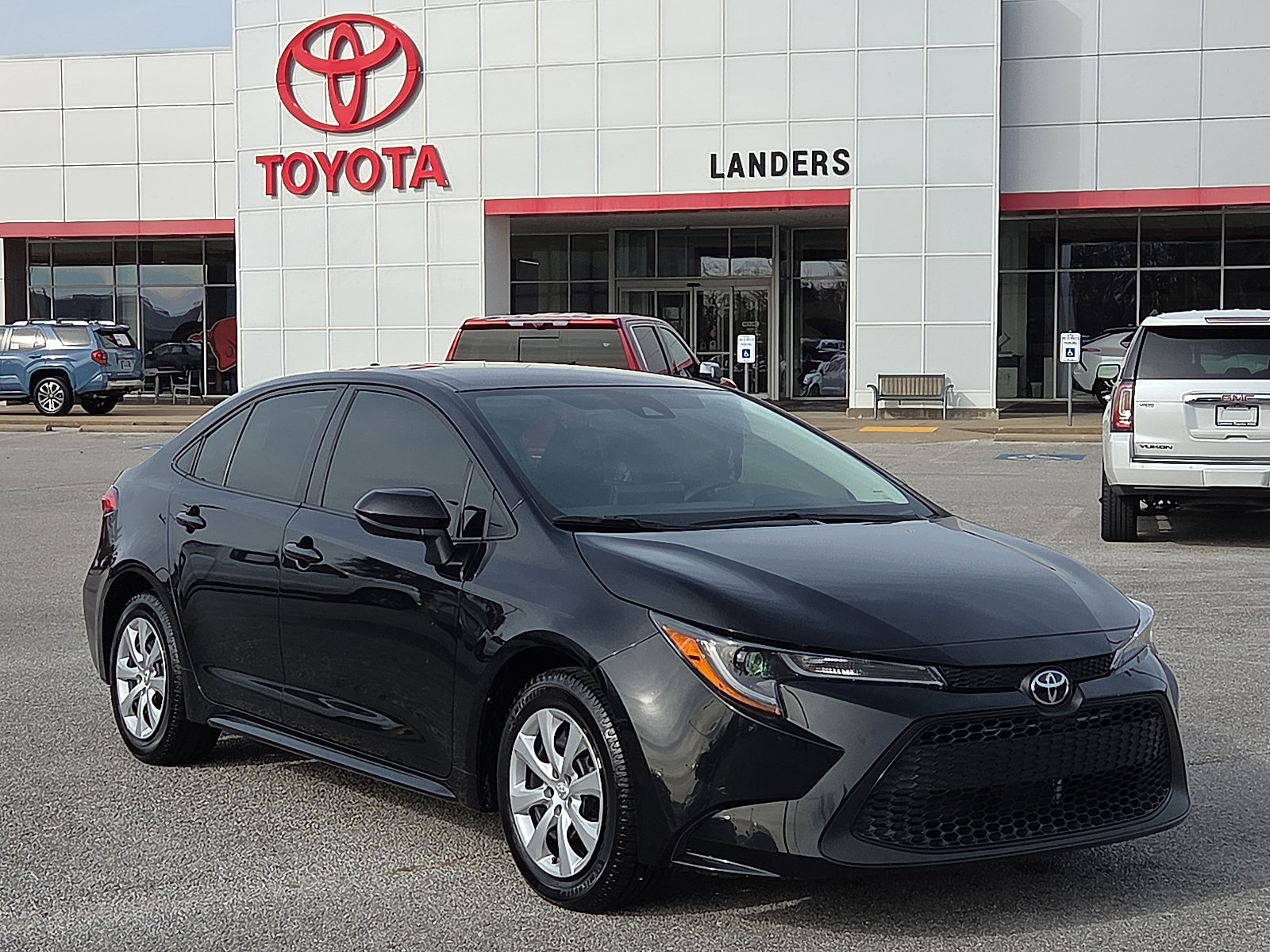 Used 2022 Toyota Corolla LE image 1