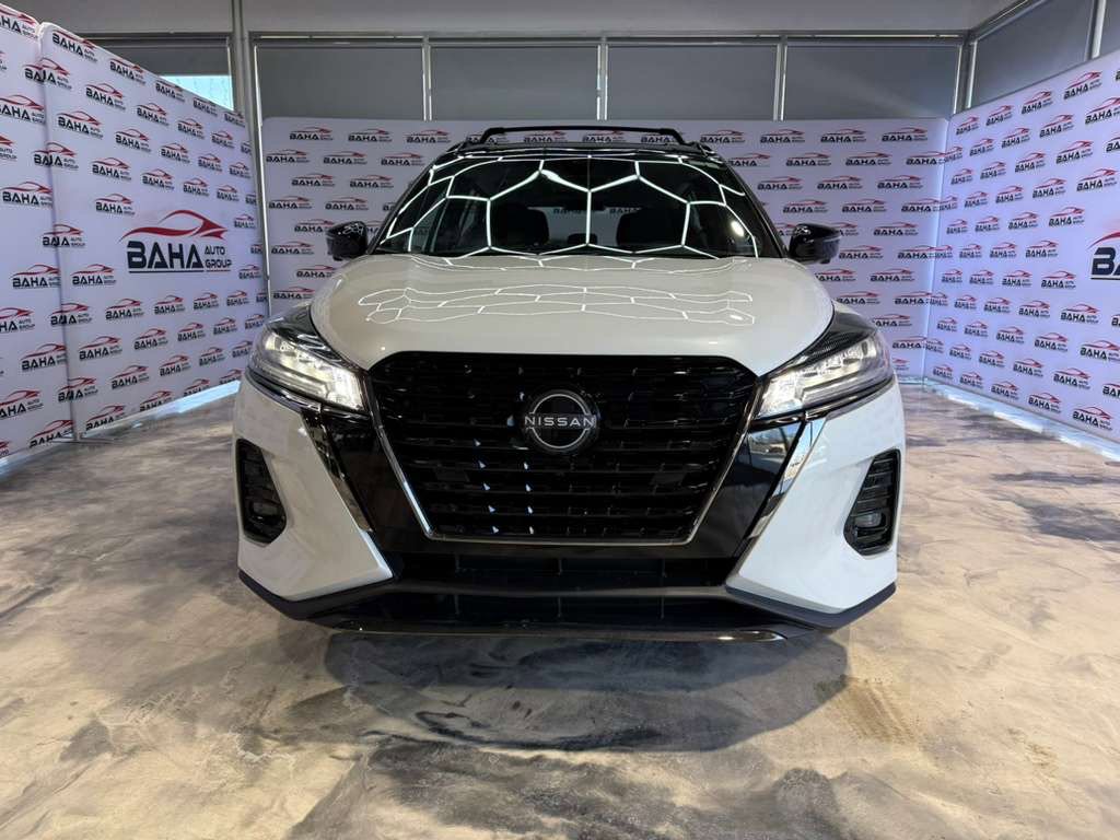 Used 2024 Nissan Kicks SR w/ Interior Electronics Package image 3