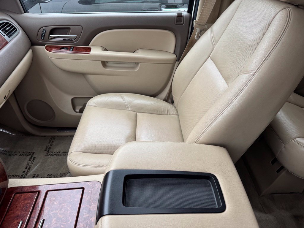 Used 2012 Chevrolet Suburban LTZ AWD/4WD image 23