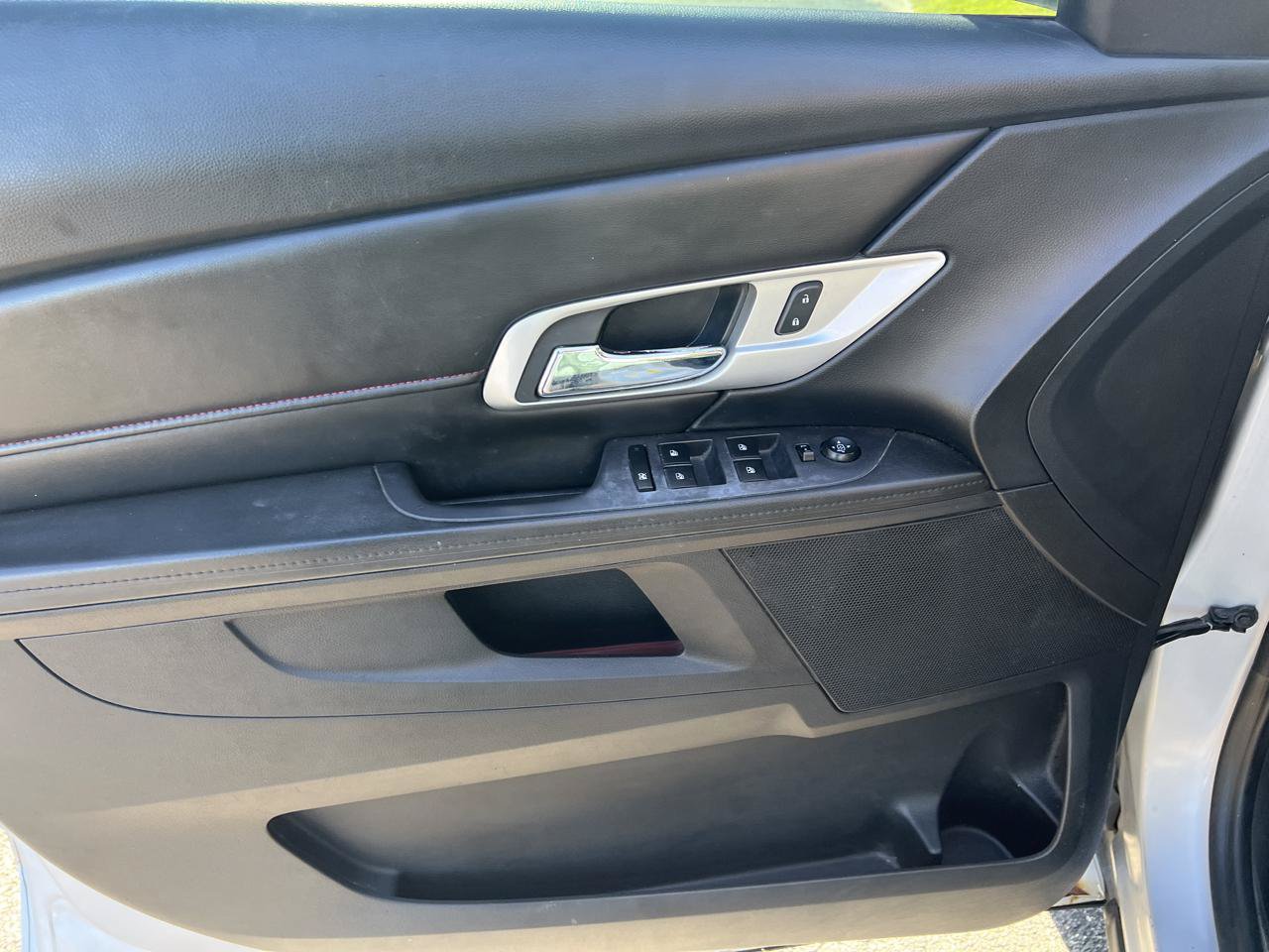 Used 2017 GMC Terrain SLE FWD image 17
