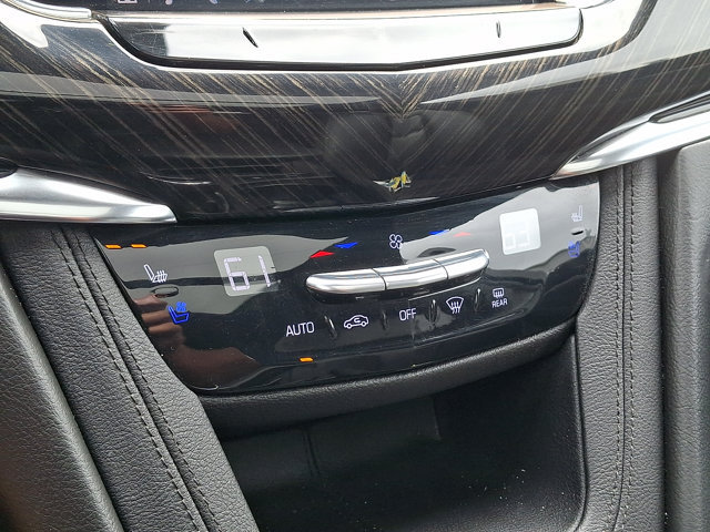 Used 2020 Cadillac XT6 Premium Luxury AWD/4WD image 16