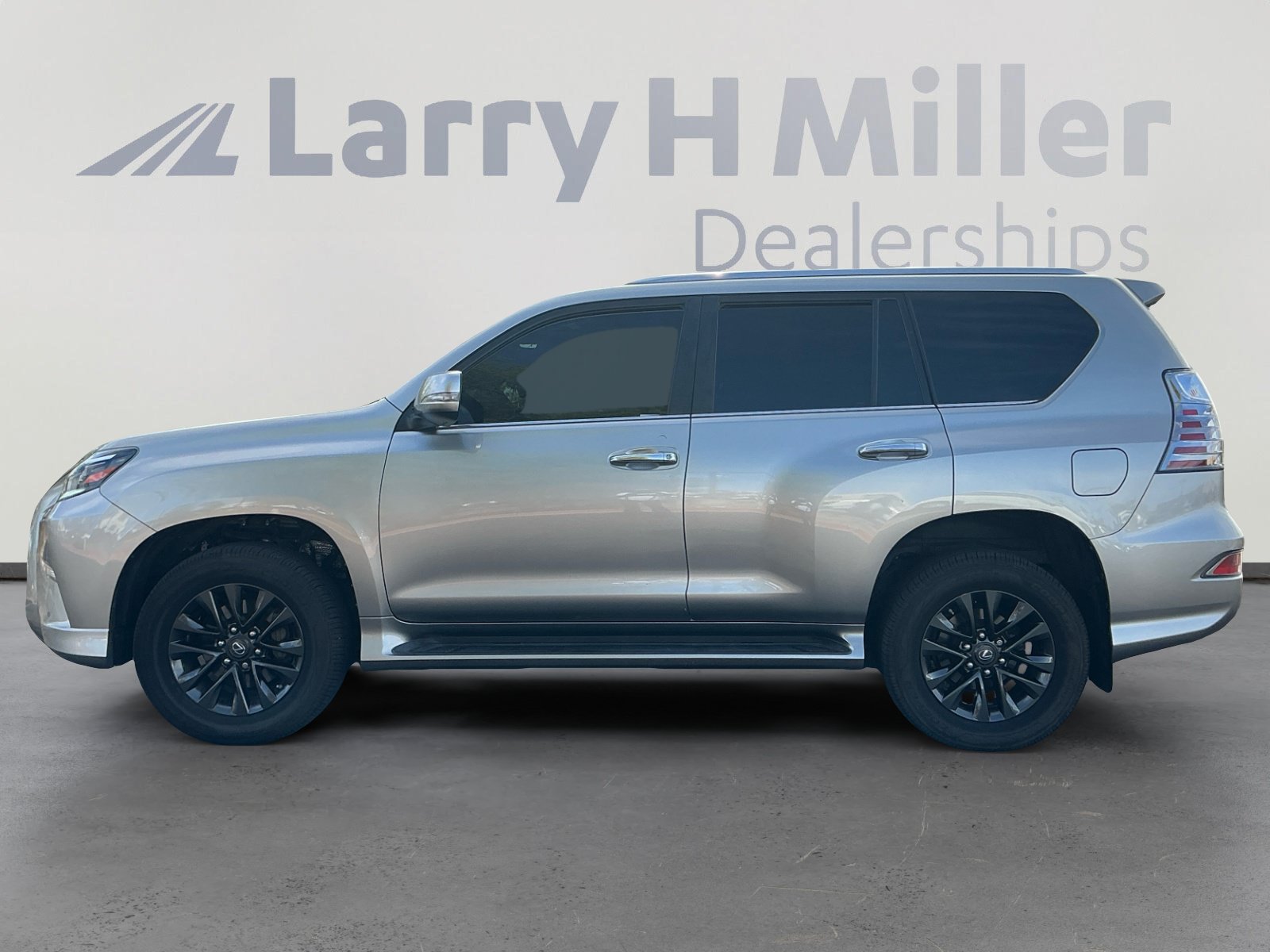 Used 2020 Lexus GX 460 Premium w/ Premium Package AWD/4WD image 2