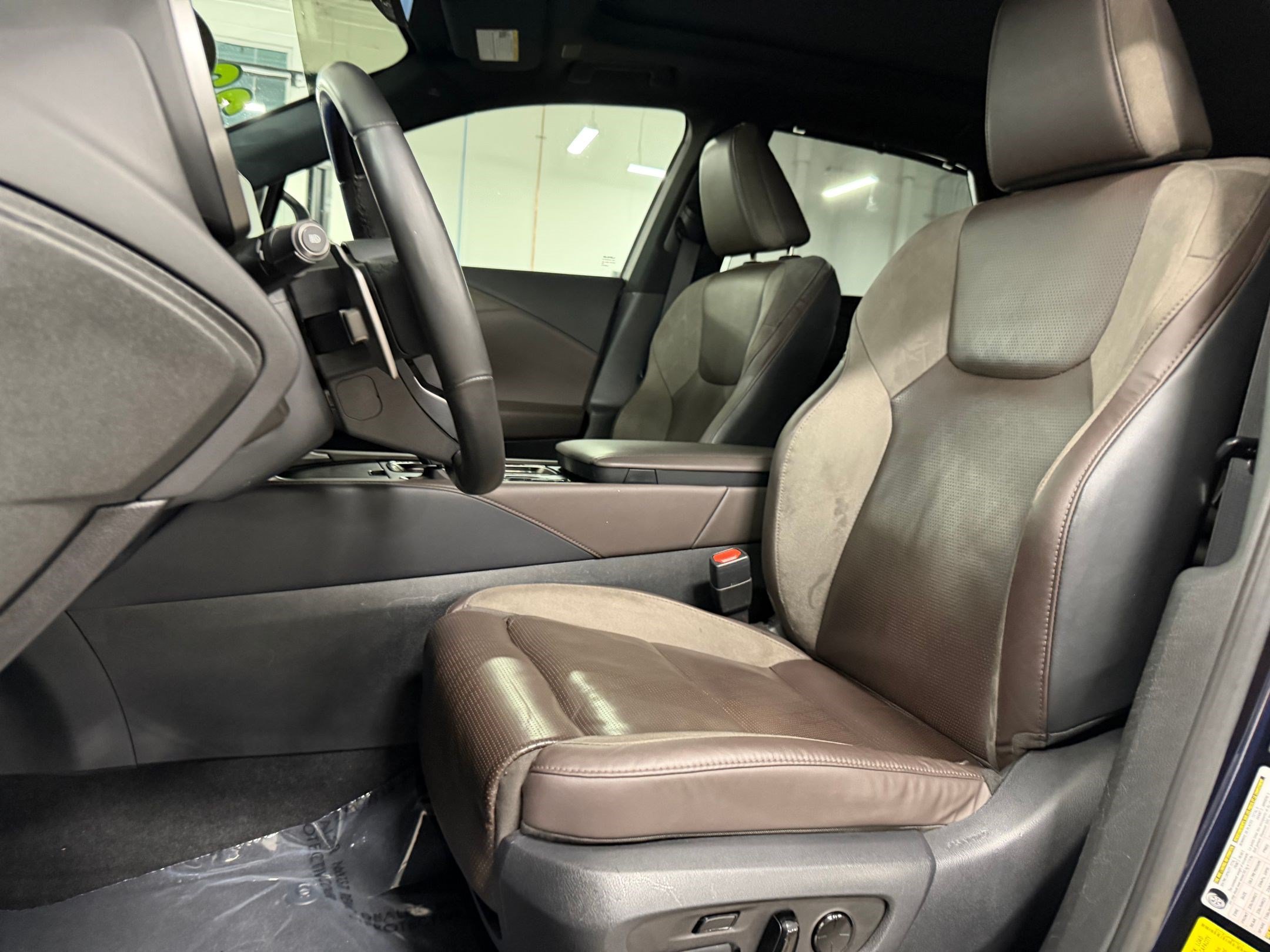 Used 2023 Lexus RX 350 FWD w/ Cold Area Package image 5