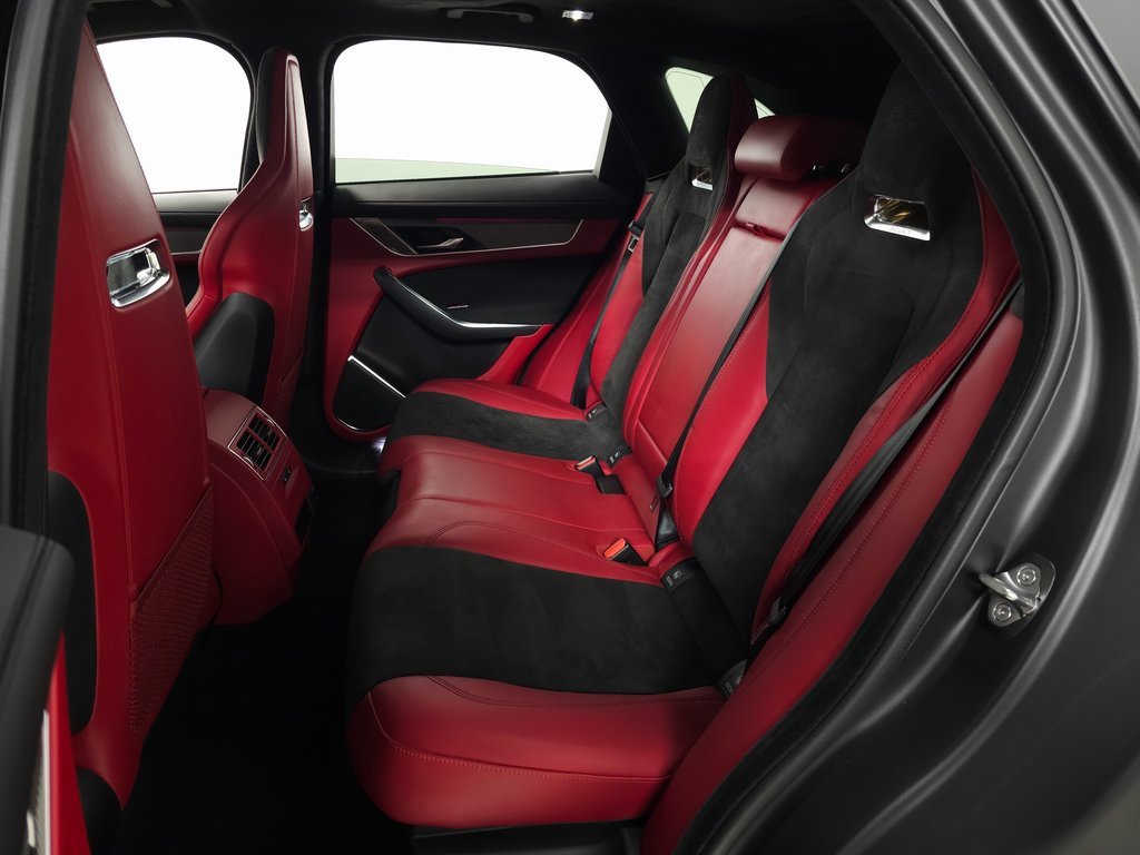 Used 2022 Jaguar F-PACE SVR image 38