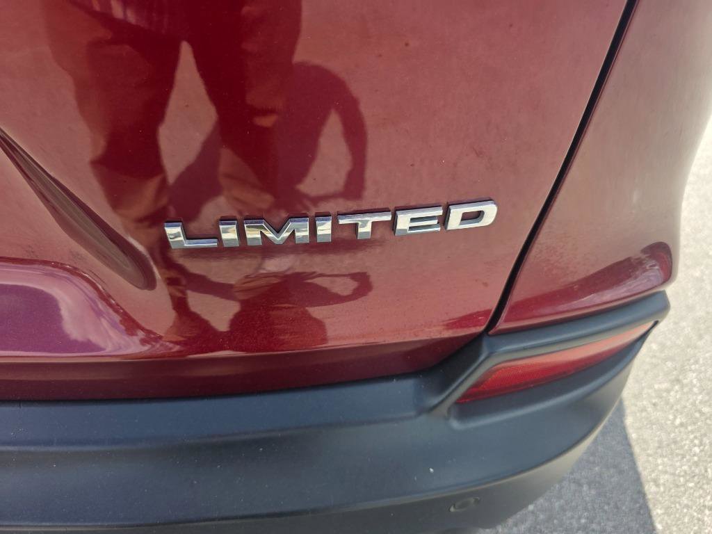 Used 2019 Jeep Cherokee Limited image 14