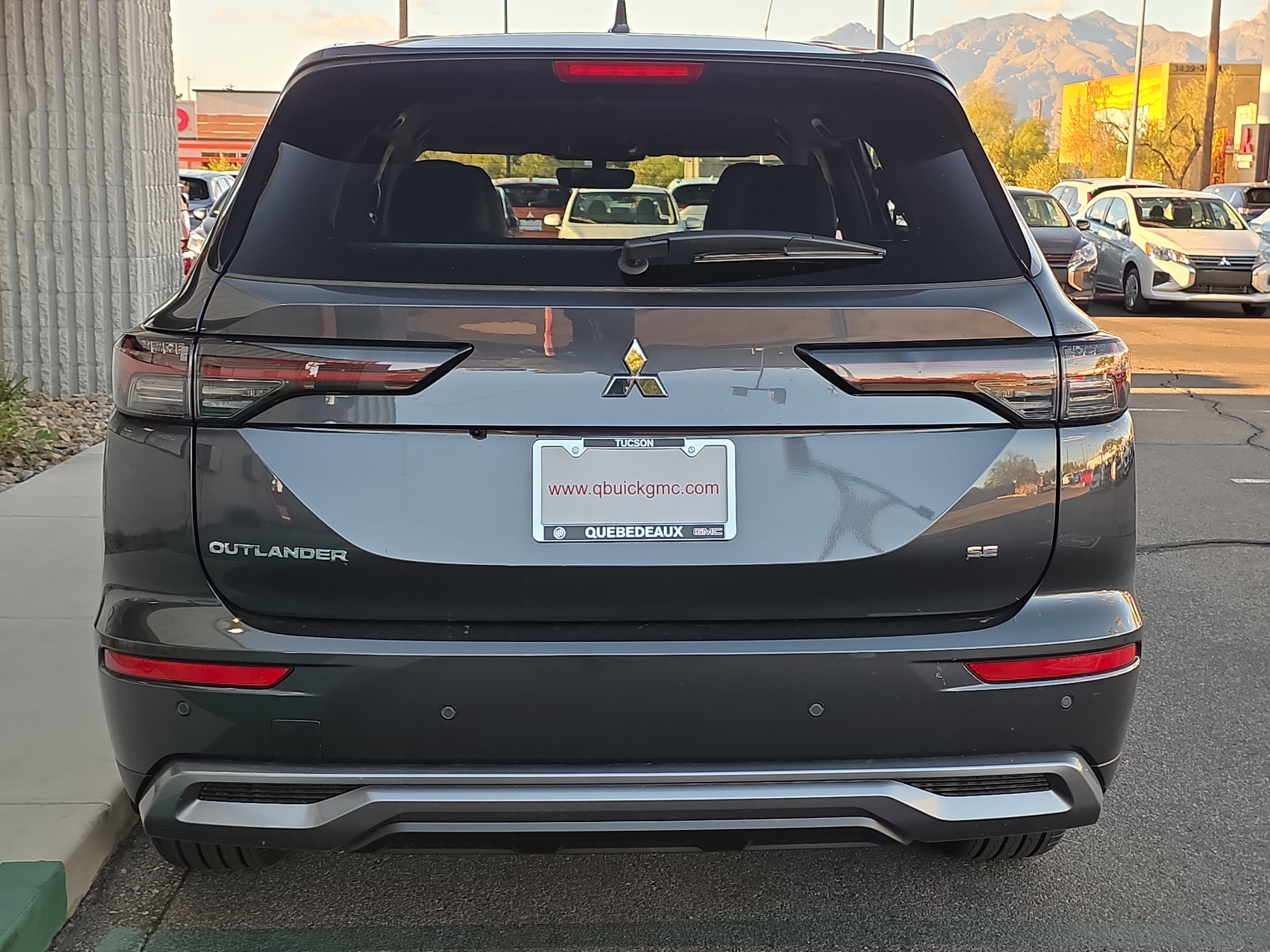 New 2025 Mitsubishi Outlander SE image 3