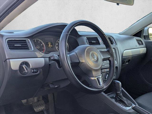 Used 2013 Volkswagen Jetta SE FWD image 7