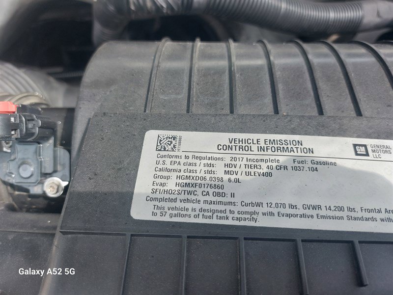 Used 2017 Chevrolet Express 4500 image 35