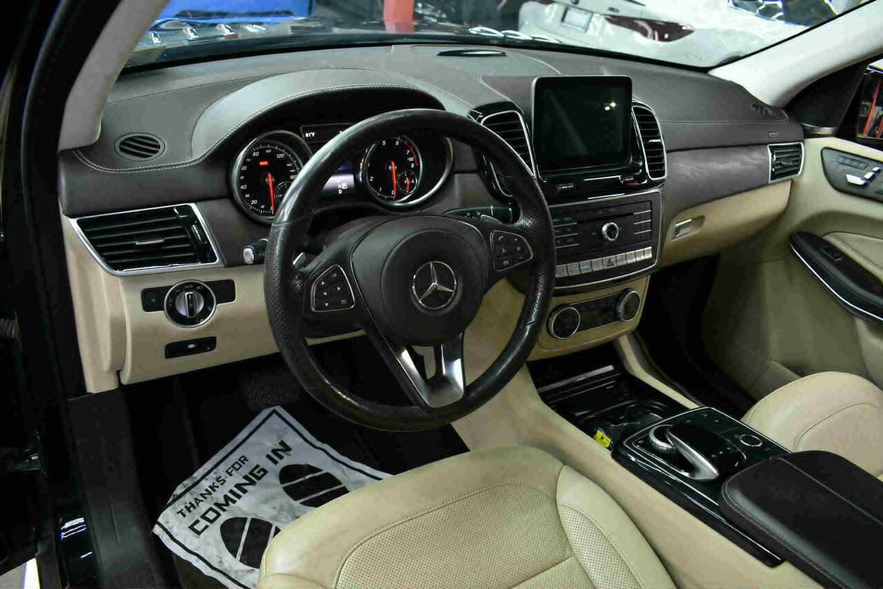 Used 2017 Mercedes-Benz GLS 550 4MATIC image 12