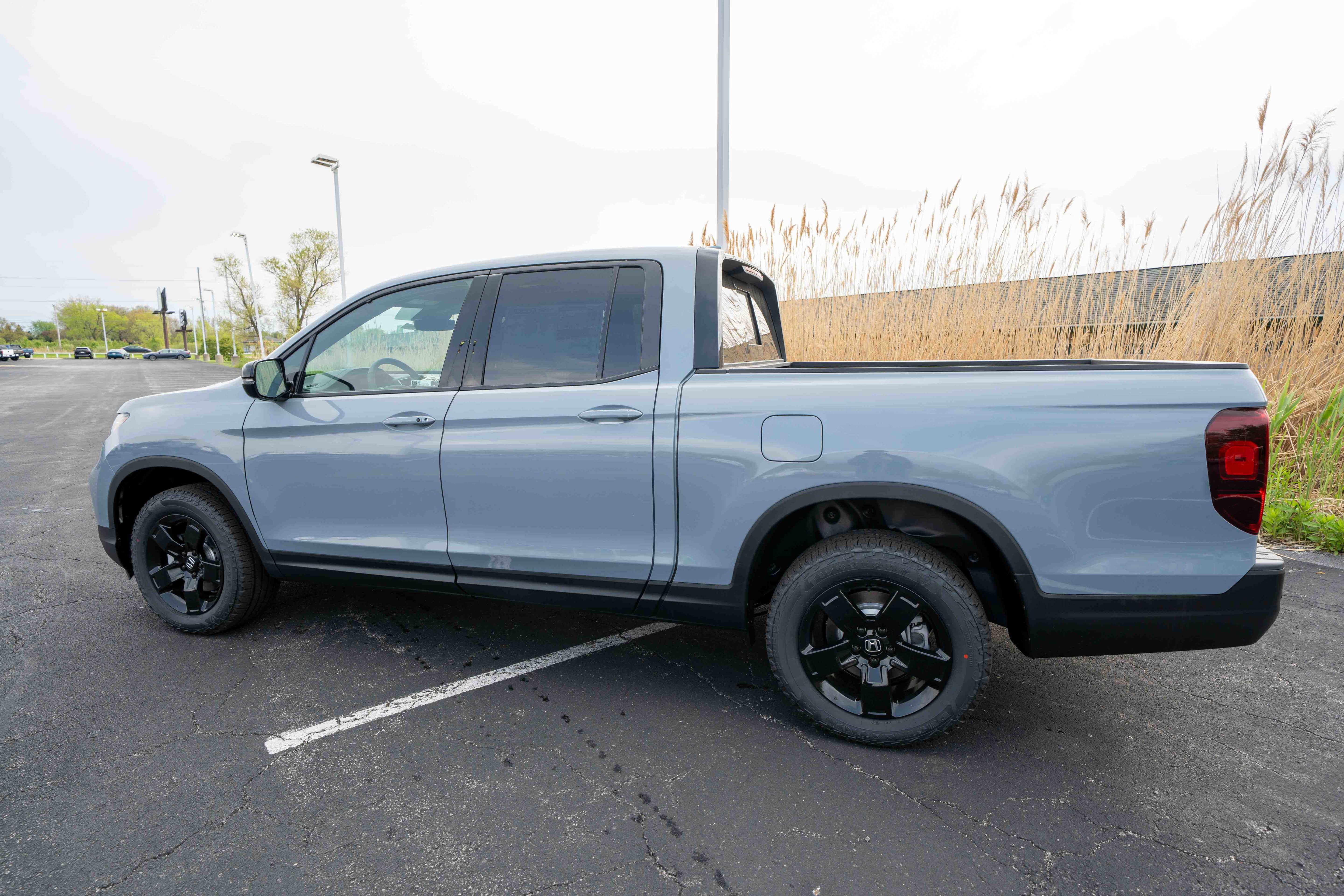 New 2026 Honda Ridgeline Black Edition image 4