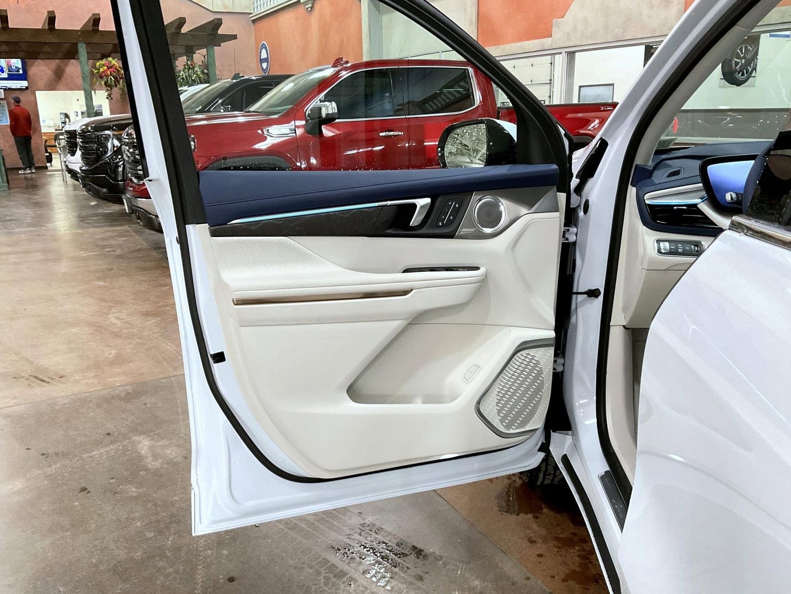 New 2026 Buick Enclave Avenir w/ Super Cruise Package image 9