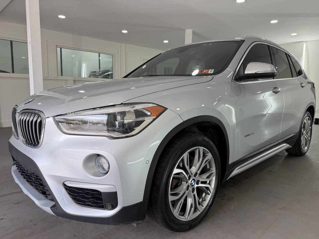Used 2016 BMW X1 xDrive28i AWD/4WD image 1