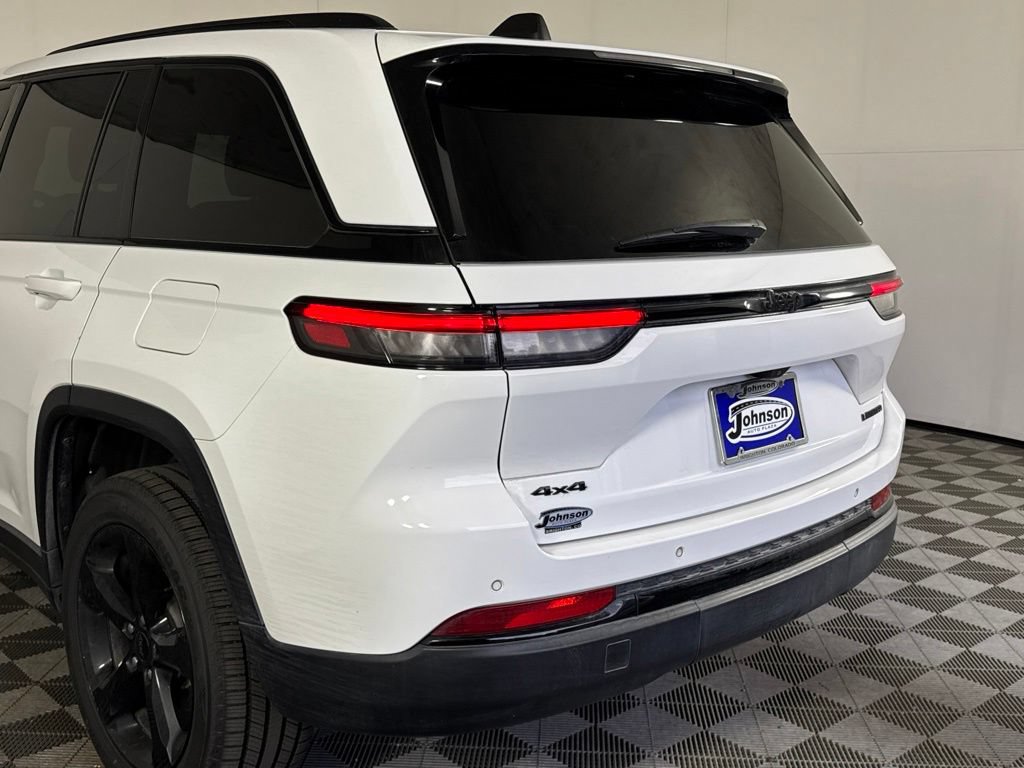Certified 2023 Jeep Grand Cherokee Limited w/ Black Appearance Package AWD/4WD image 47