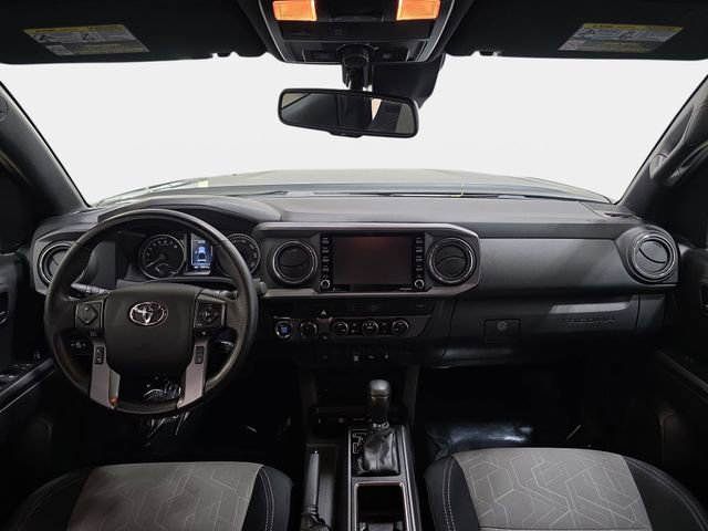 Certified 2022 Toyota Tacoma TRD Off-Road AWD/4WD image 9