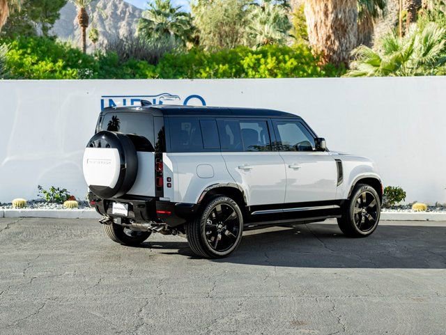 Used 2025 Land Rover Defender 110 X-Dynamic SE image 6