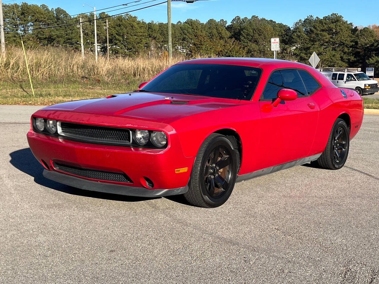 Used 2013 Dodge Challenger SXT image 2