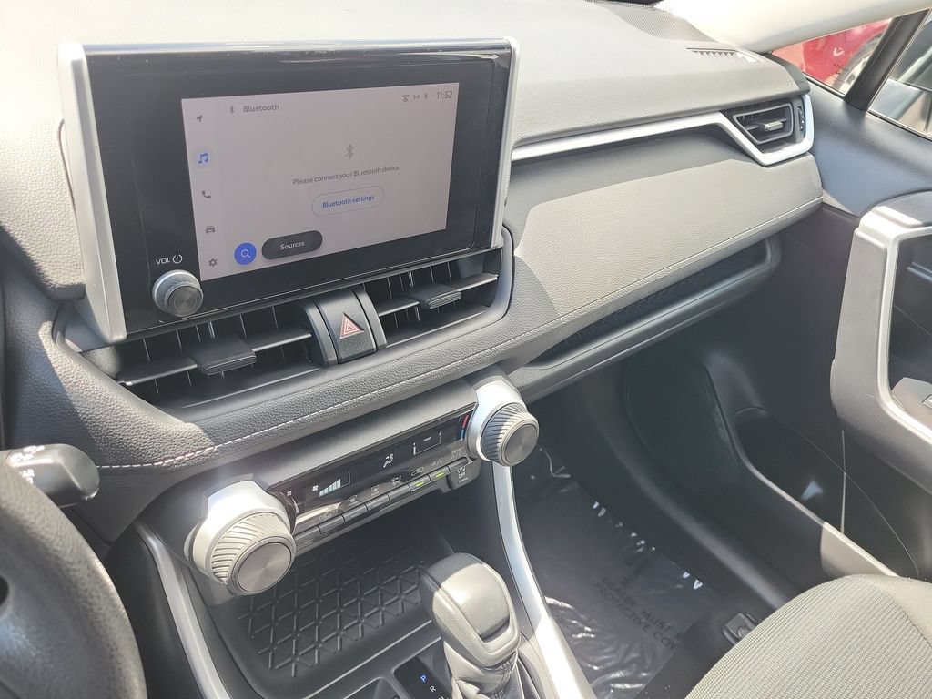 Certified 2025 Toyota RAV4 LE AWD/4WD image 14