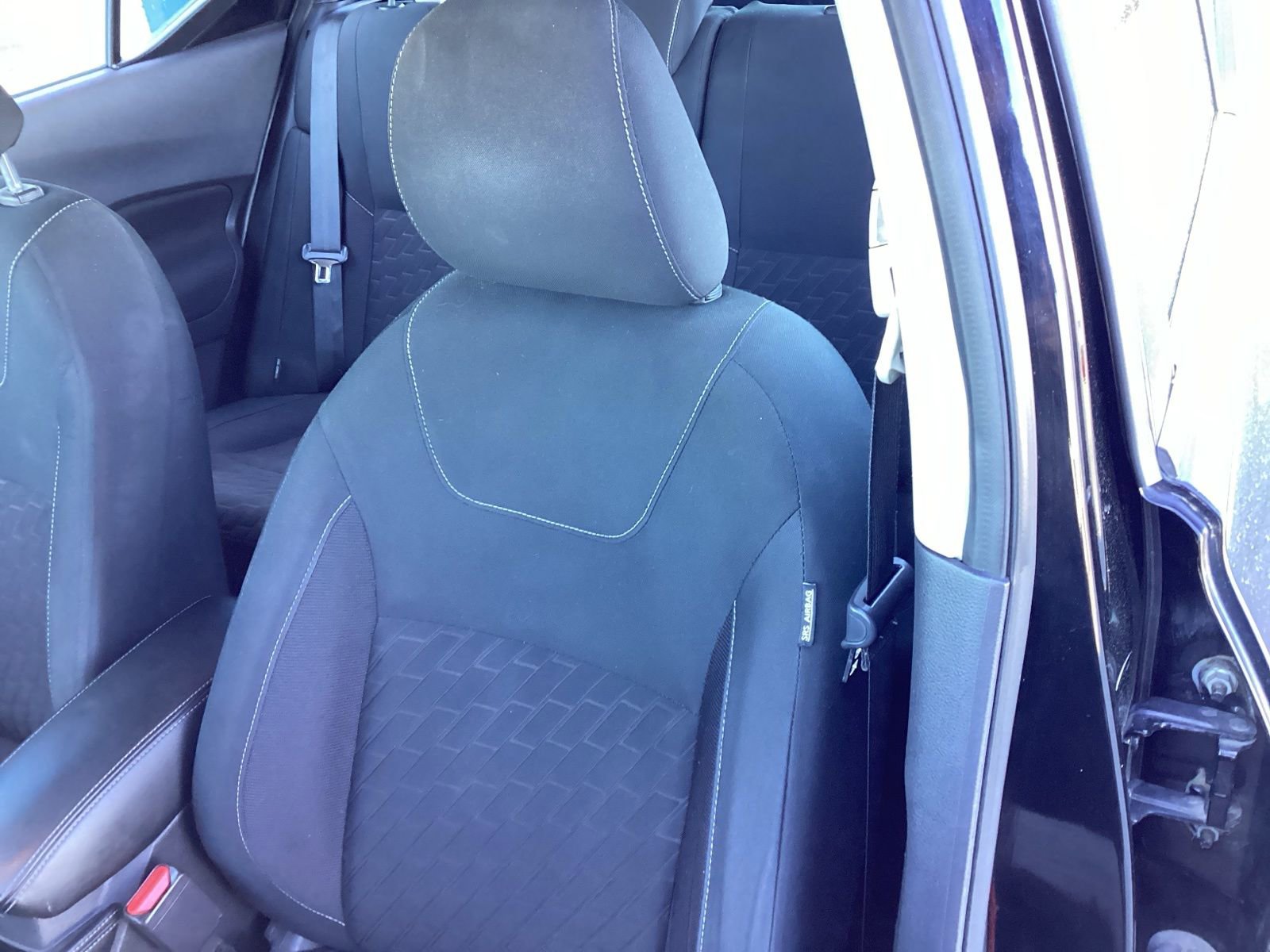 Used 2021 Nissan Kicks SV FWD image 11