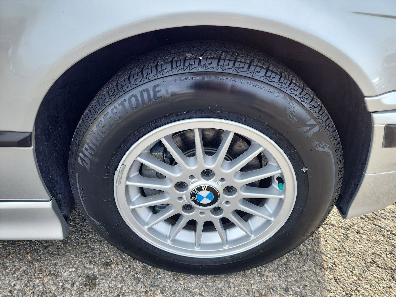 Used 1998 BMW 328i Convertible image 16