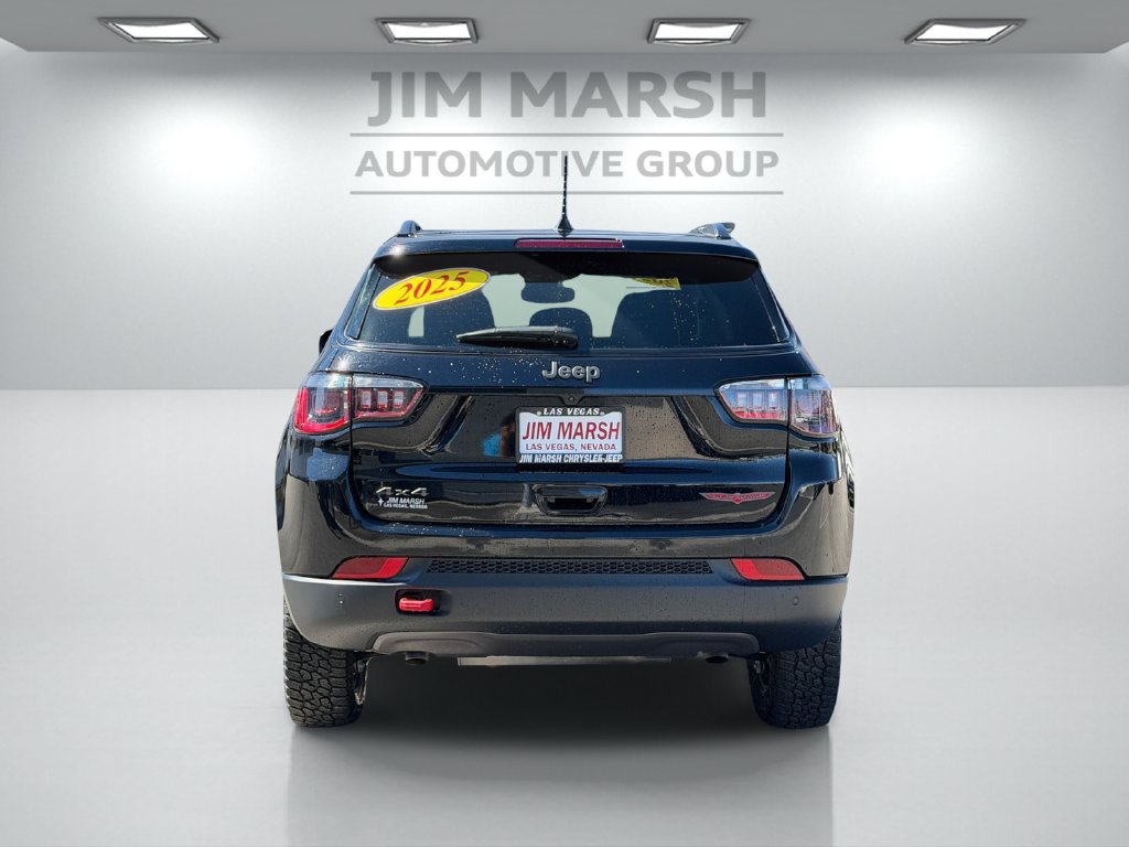 Used 2025 Jeep Compass Trailhawk AWD/4WD image 5