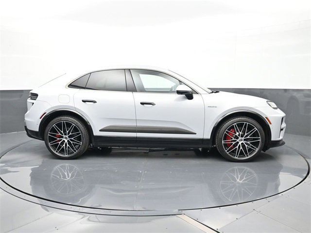 New 2025 Porsche Macan Turbo Electric image 30
