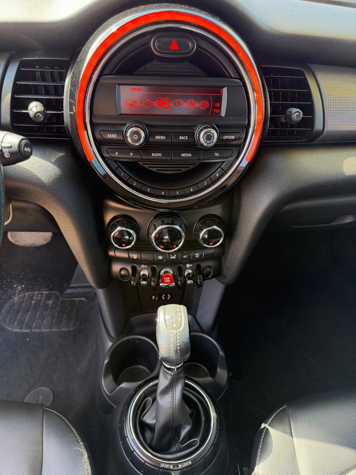 Used 2016 MINI Cooper 4-Door Hardtop image 13