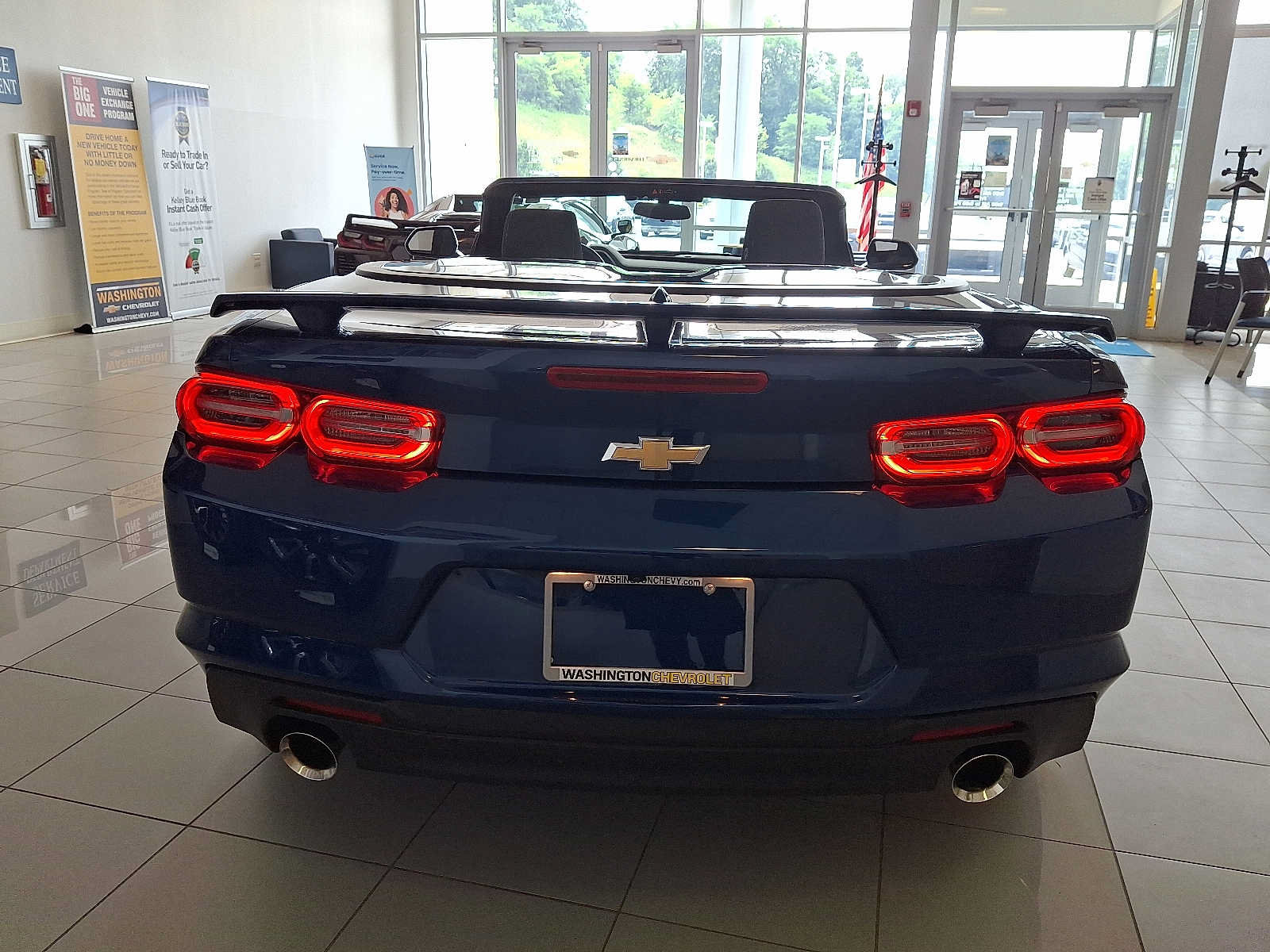 Used 2020 Chevrolet Camaro LT RWD image 5