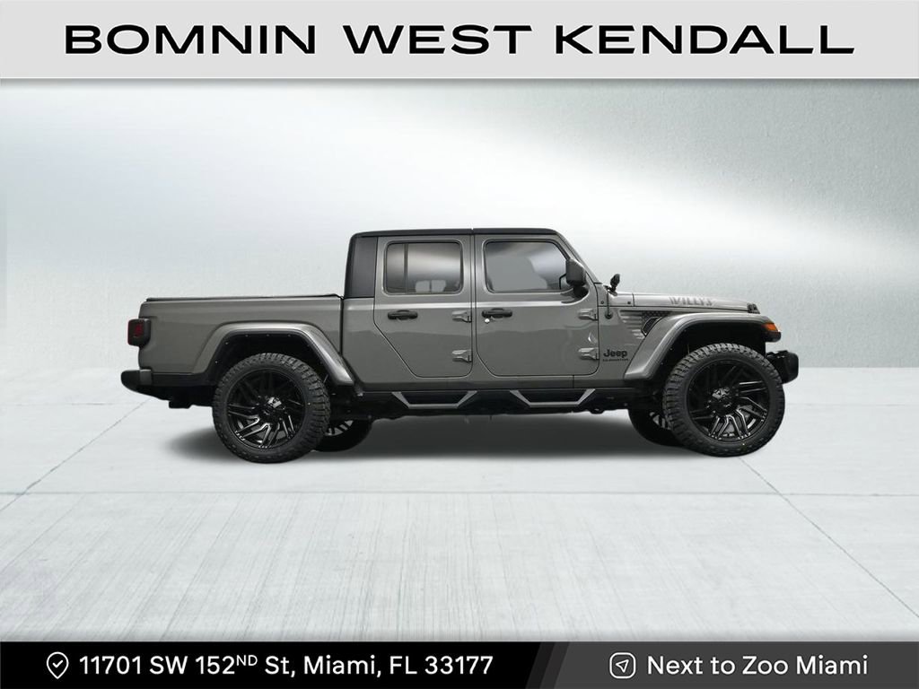 Used 2022 Jeep Gladiator Willys image 26