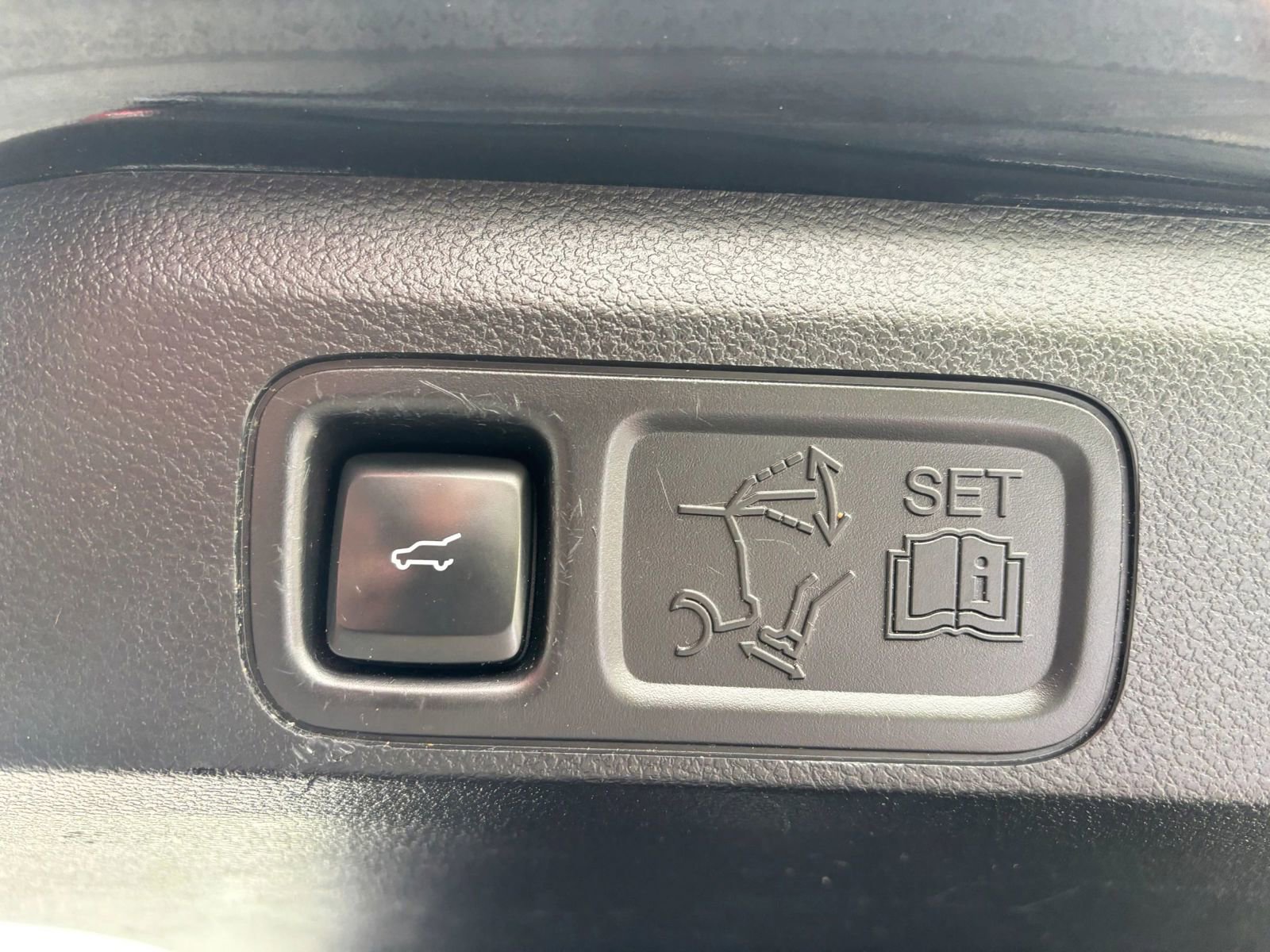 Used 2018 Lincoln Navigator Select w/ Technology Package AWD/4WD image 19