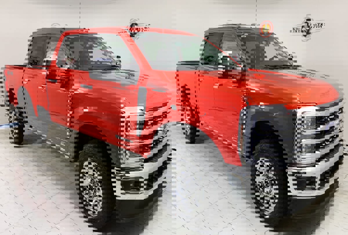 Used 2025 Ford F350 Lariat w/ Chrome Package image 39